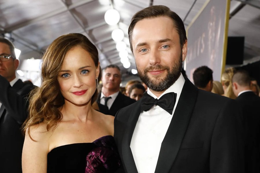 Eric David Bledel: Alter, Karriere, Familie & Vermögen der Alexis ...